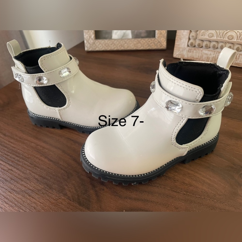 Toddler white boots